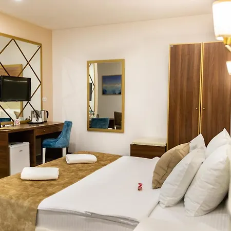 Luxury Skadarlija 住宿加早餐酒店 4*