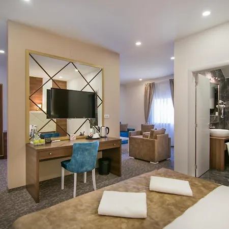 Luxury Skadarlija 住宿加早餐酒店 4*